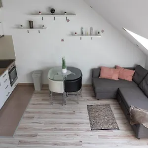 Prtr W/ Free Parking Apartament