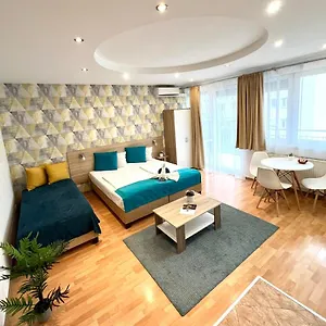 Star With Free Parking Apartament